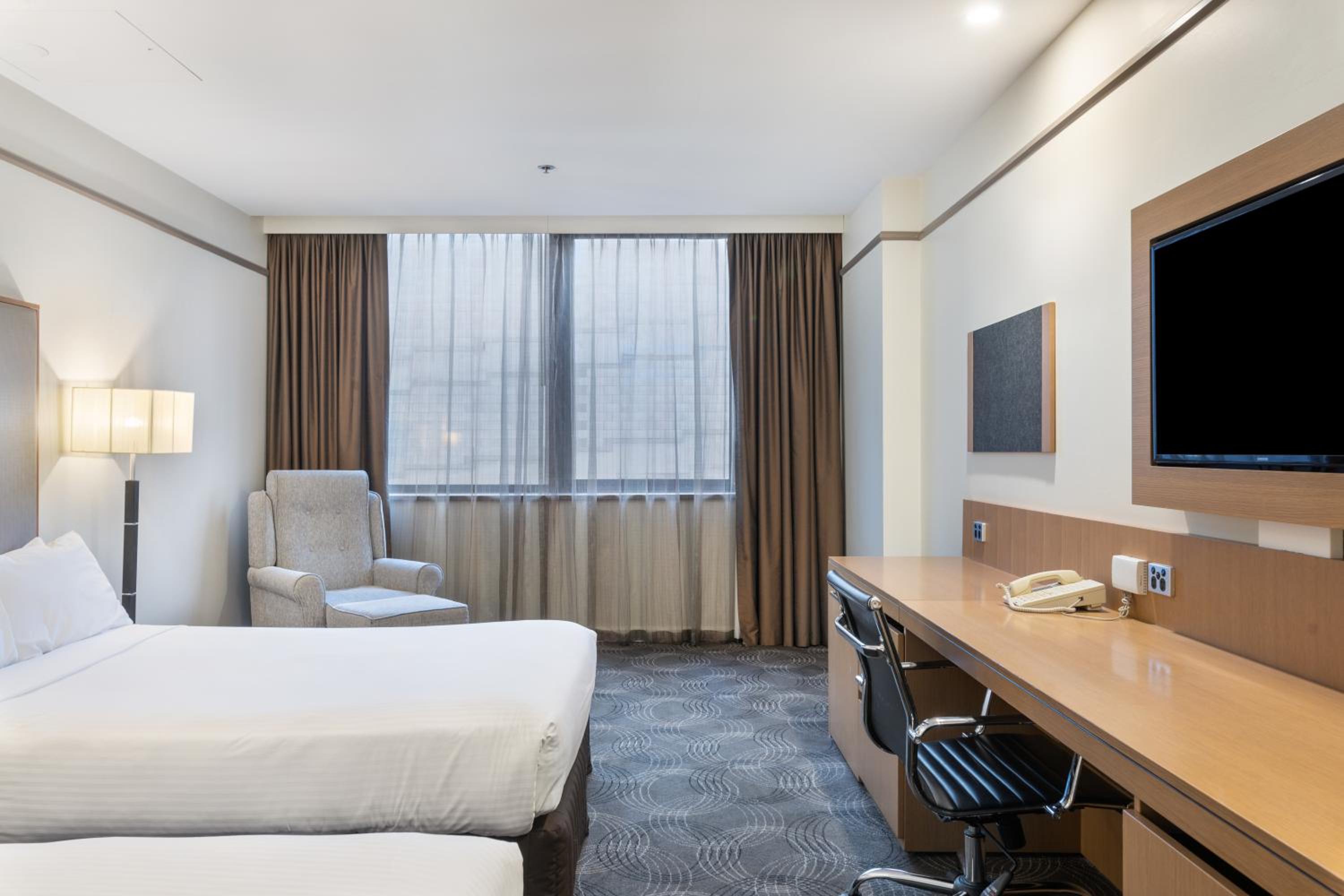 City, Superior, Double or Twin Bed، Stamford Plaza Adelaide 7/9