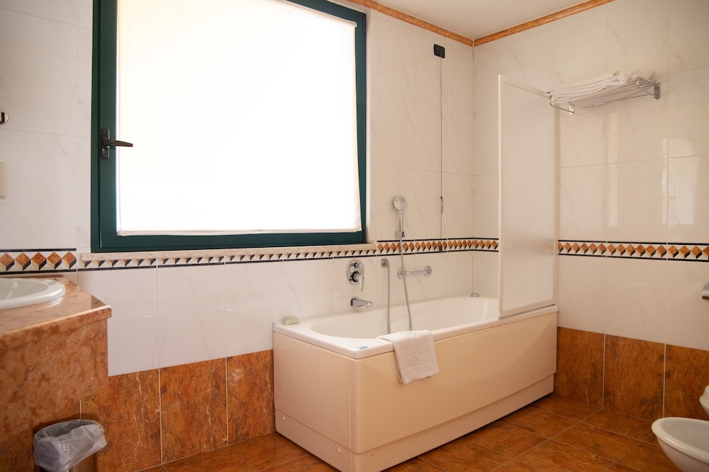Hotel Motel Del Duca 33/35