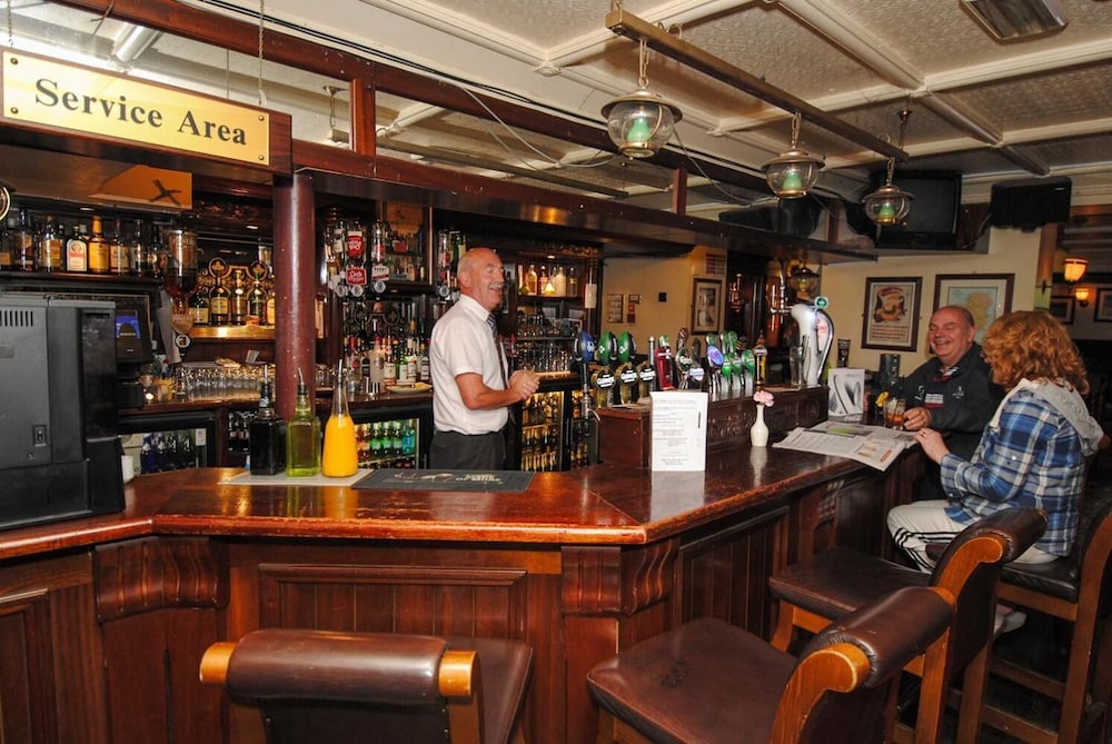 LANSDOWNE HOTEL 40/47