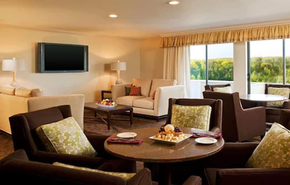 Radisson Hotel Hauppauge-Long Island 10/26