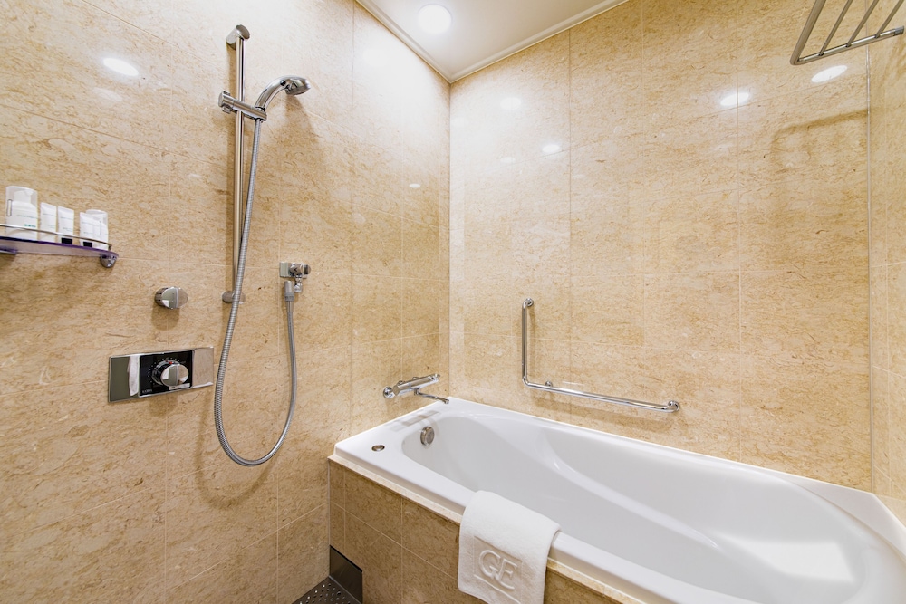 Grand Empire Hotel 46/49