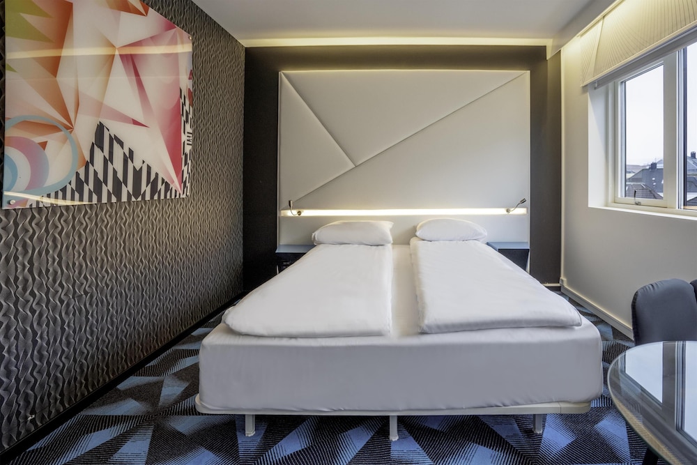 Design, Superior, Queen Bed