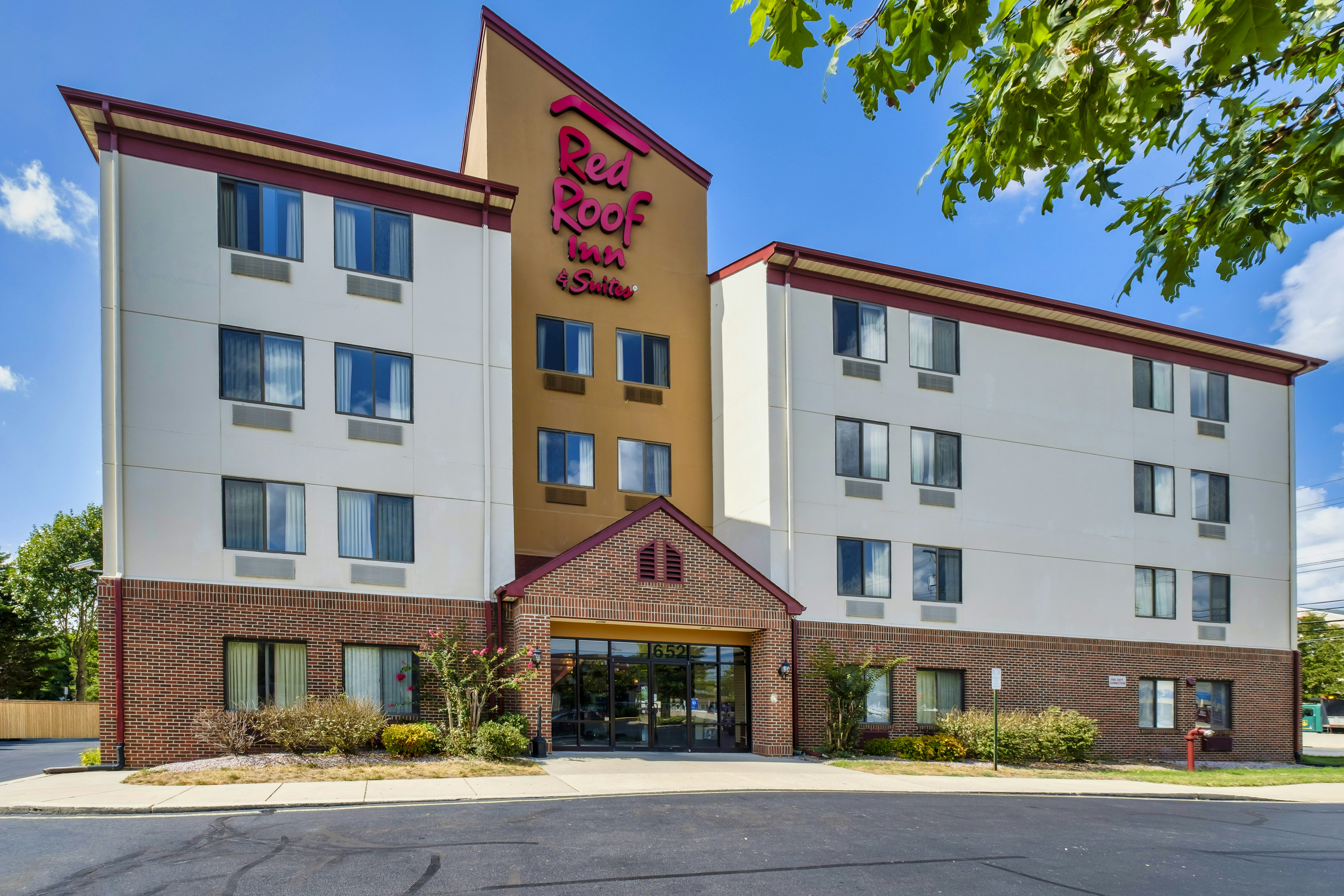 Red Roof Inn & Suites Dover Downtown 26/27