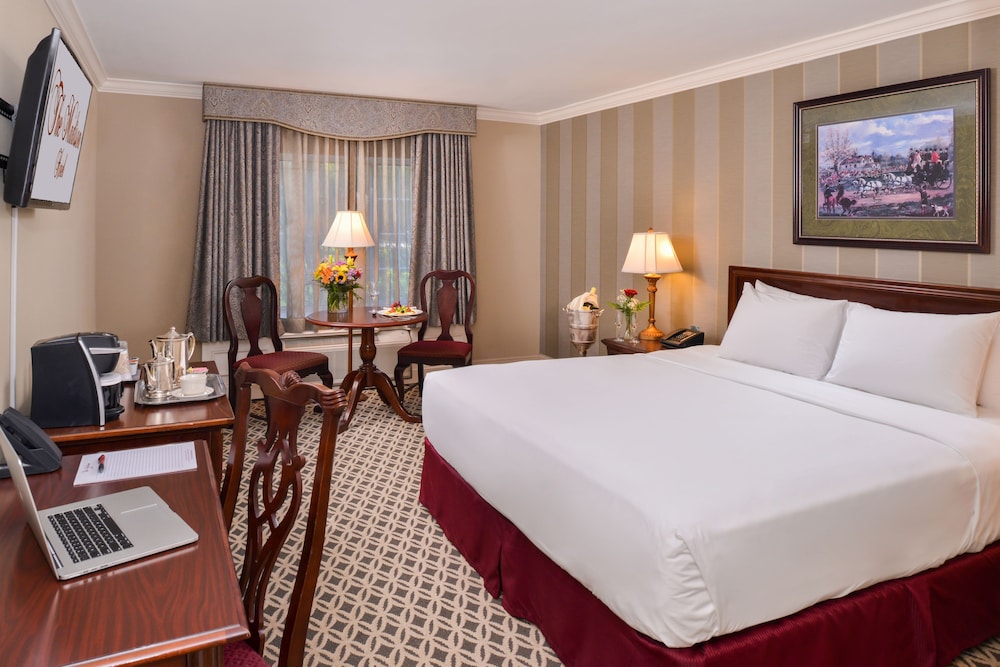 Madison Hotel 13/53