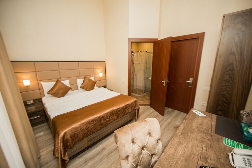 Passage Boutique Hotel 28/78
