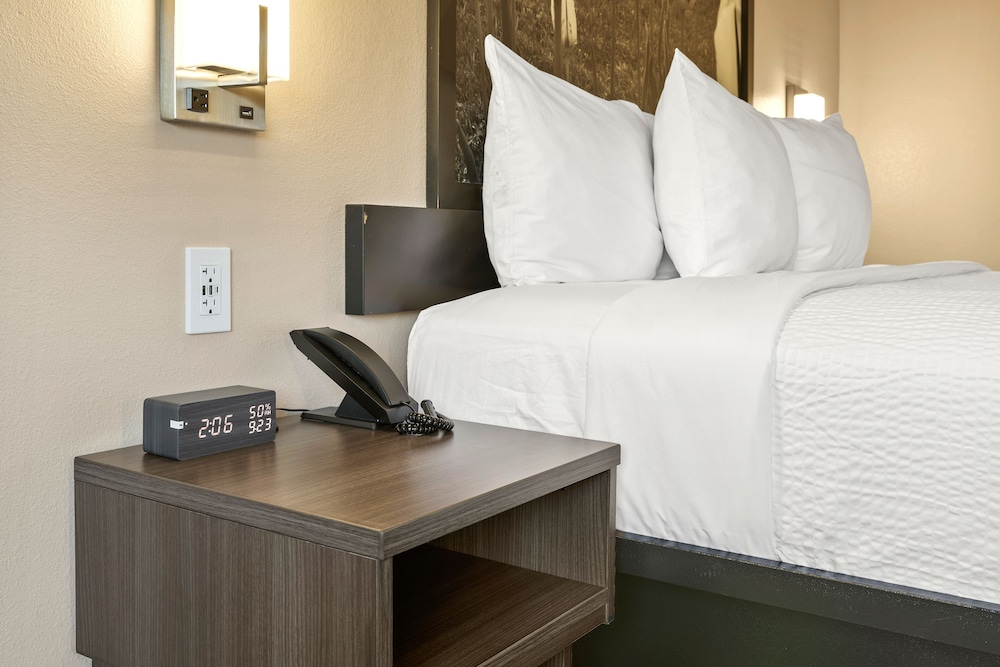 Super 8 by Wyndham Charlottesville 34/51