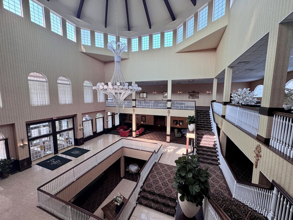 The Inn And Spa At East Wind 52/70