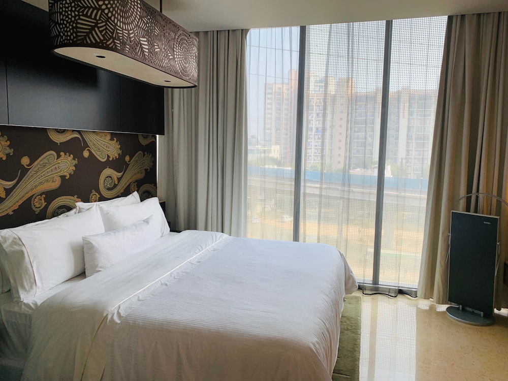The Westin Gurgaon New Delhi 12/60