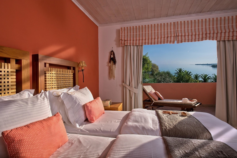 2 Bedrooms, Deluxe, Suite, Queen and Twin Beds, Beach Front، Calypso Villas Zakynthos 2/7