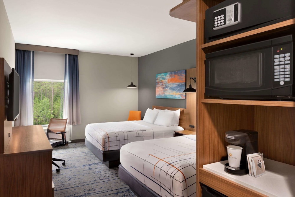 La Quinta Inn & Suites by Wyndham Brunswick/Golden Isles 20/59