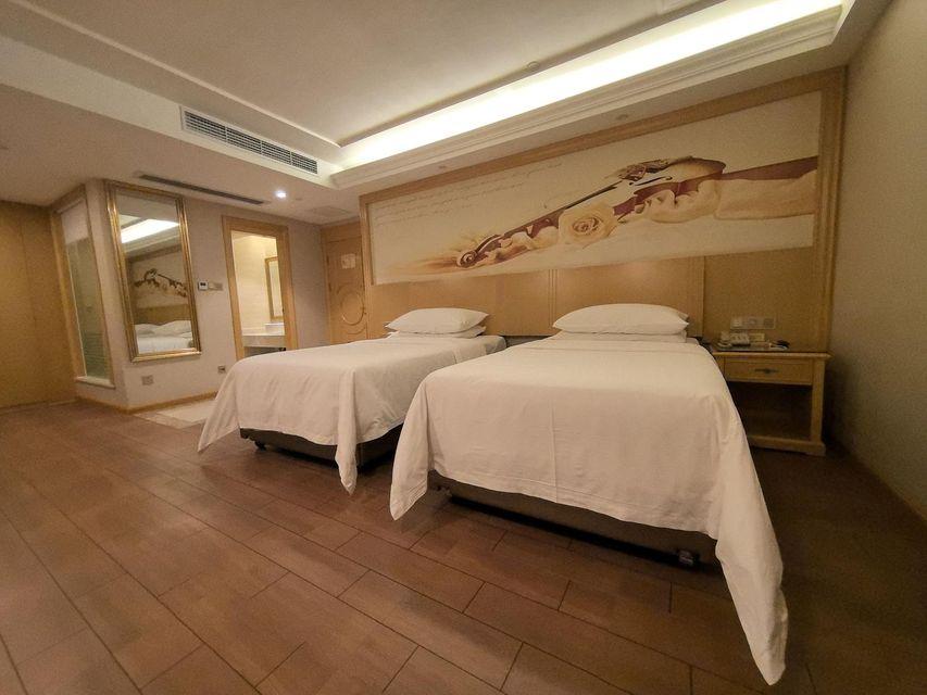 Standard, Twin Beds