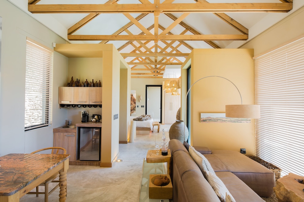 The Olive Exclusive All-Suite Hotel 18/30