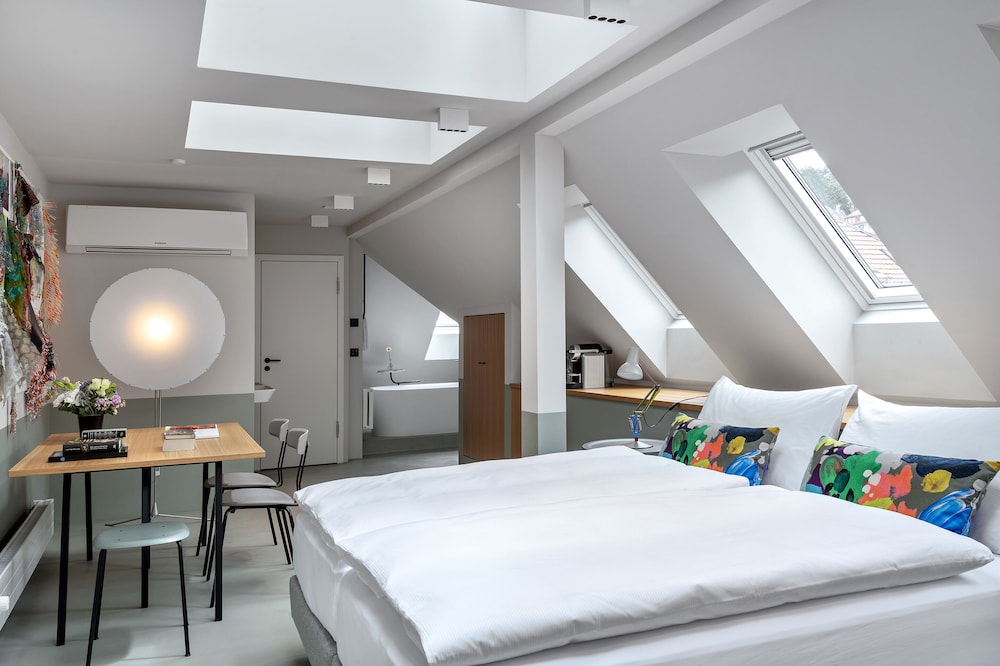 Atelier, Fashion, King Bed