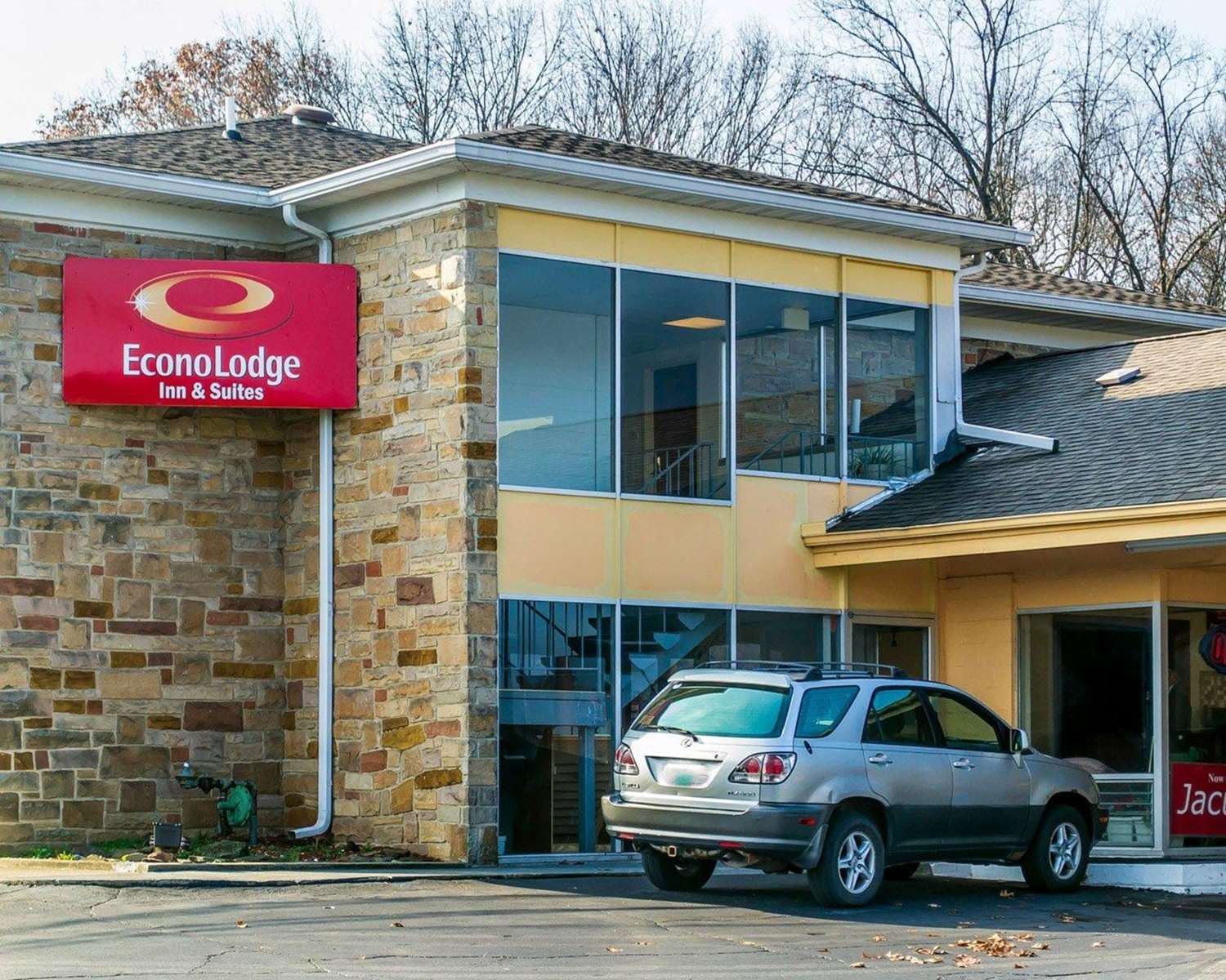 Economy Inn and Suites Warren 5/28