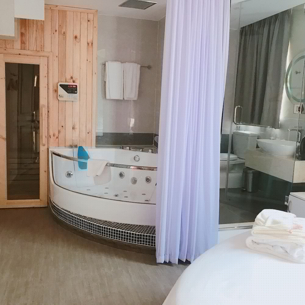 Cupid Hotel 31/72