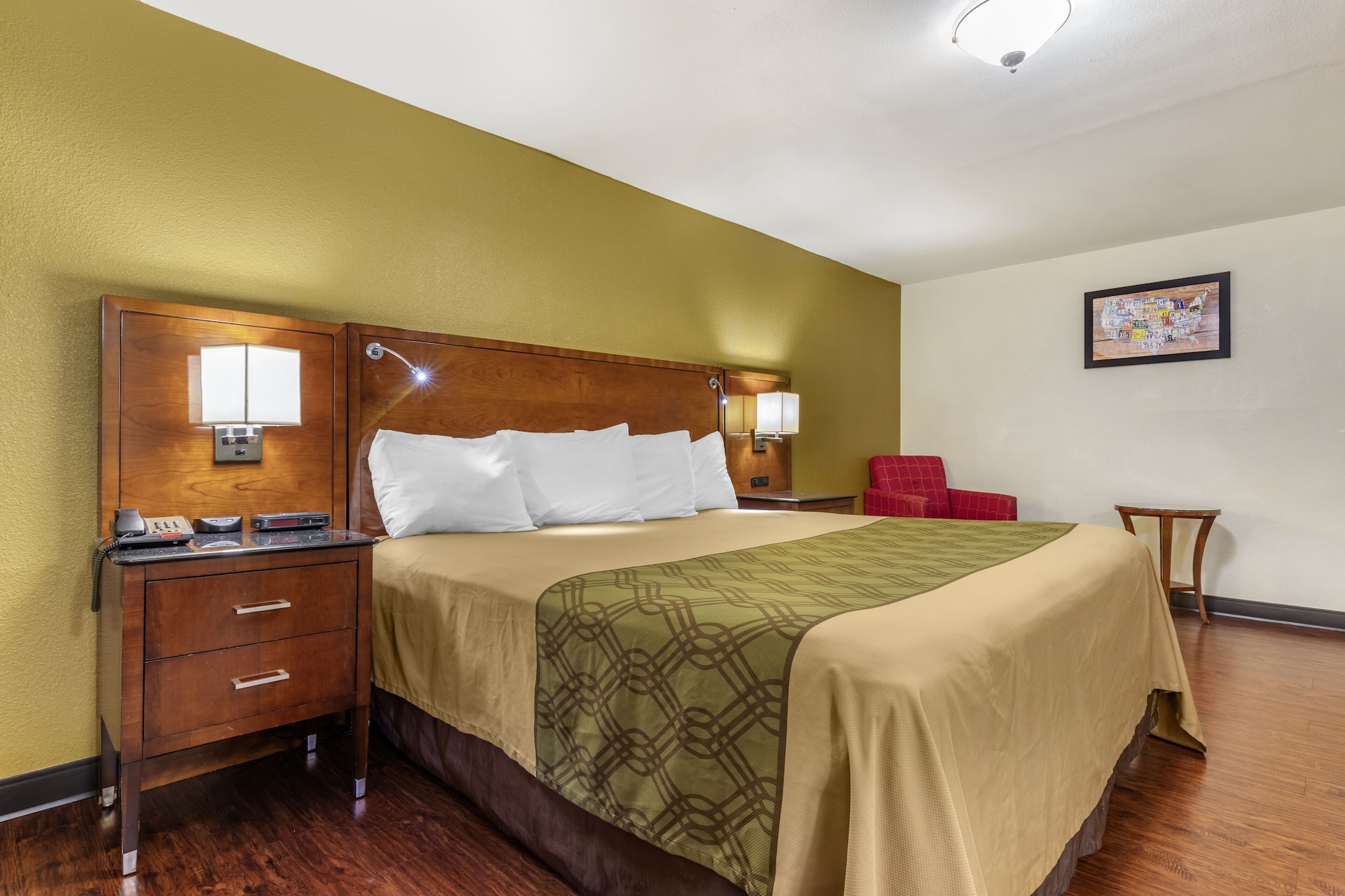 STANDARD, QUEEN BED