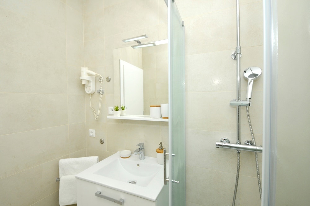 Villa Fani - Apartments And Rooms 48/50