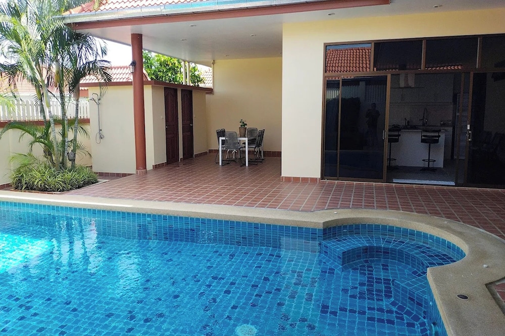 Bacchus Home Resort 40/77