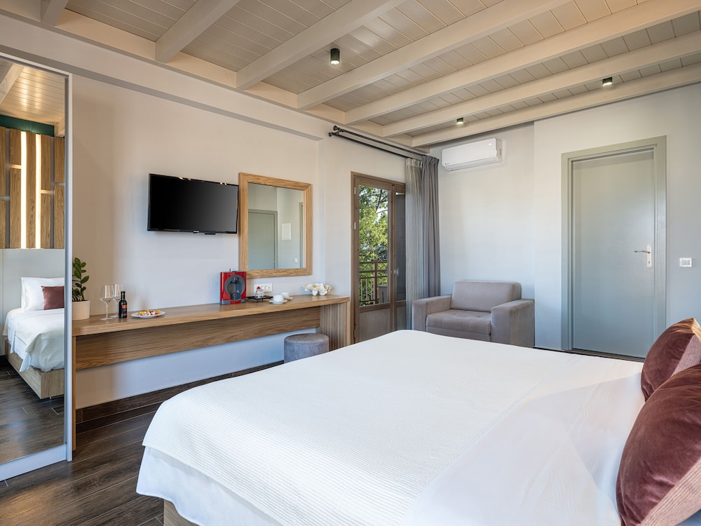 Elia Bettolo Hotel 18/69