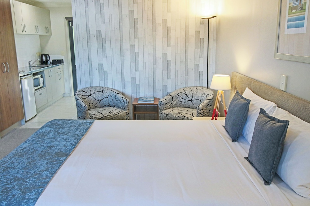 Whangaparaoa Lodge Motel 35/70