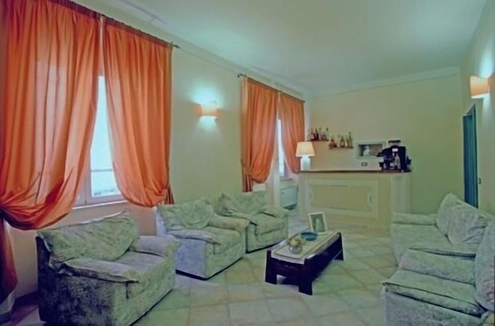 Rossi Hotel 22/35