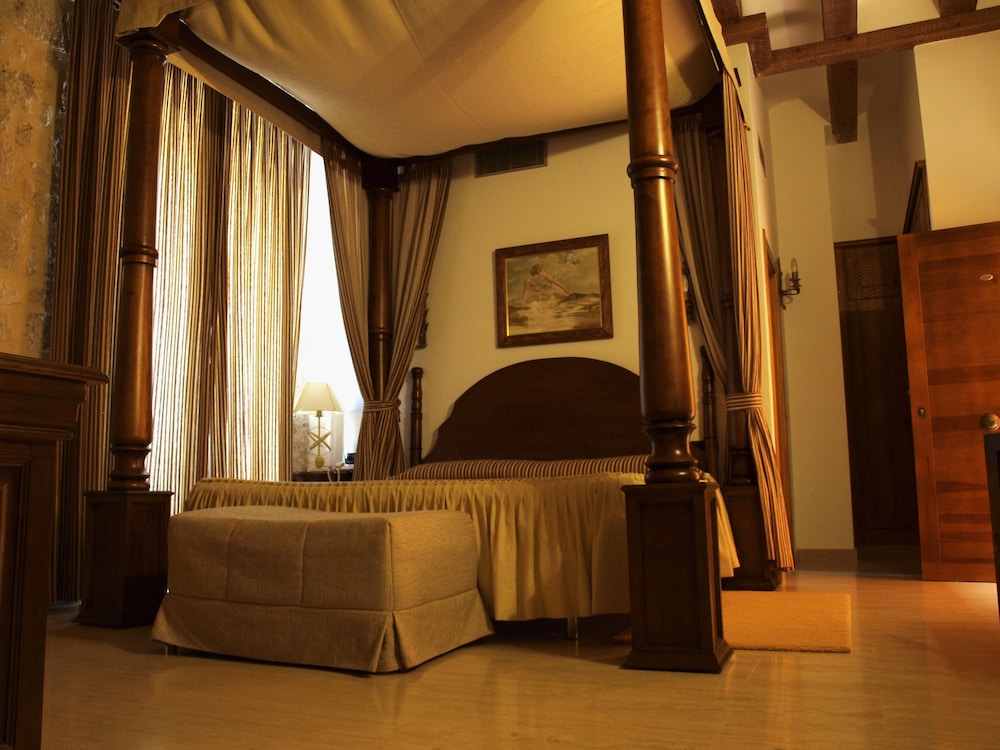 Senorio de Olmillos Hotel 12/29