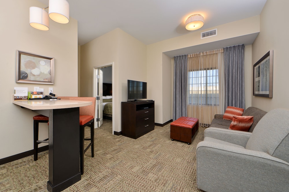 STAYBRIDGE SUITES ROCHESTER COMMERCE DR NW 37/56