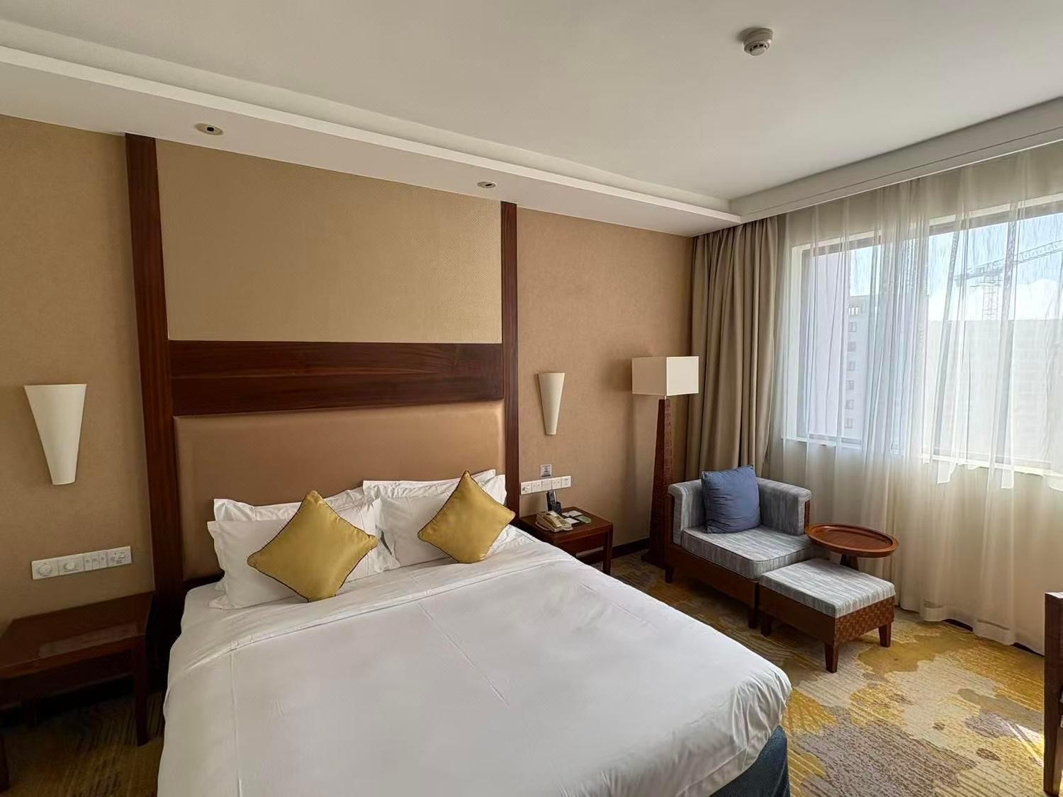 Special, Queen Bed