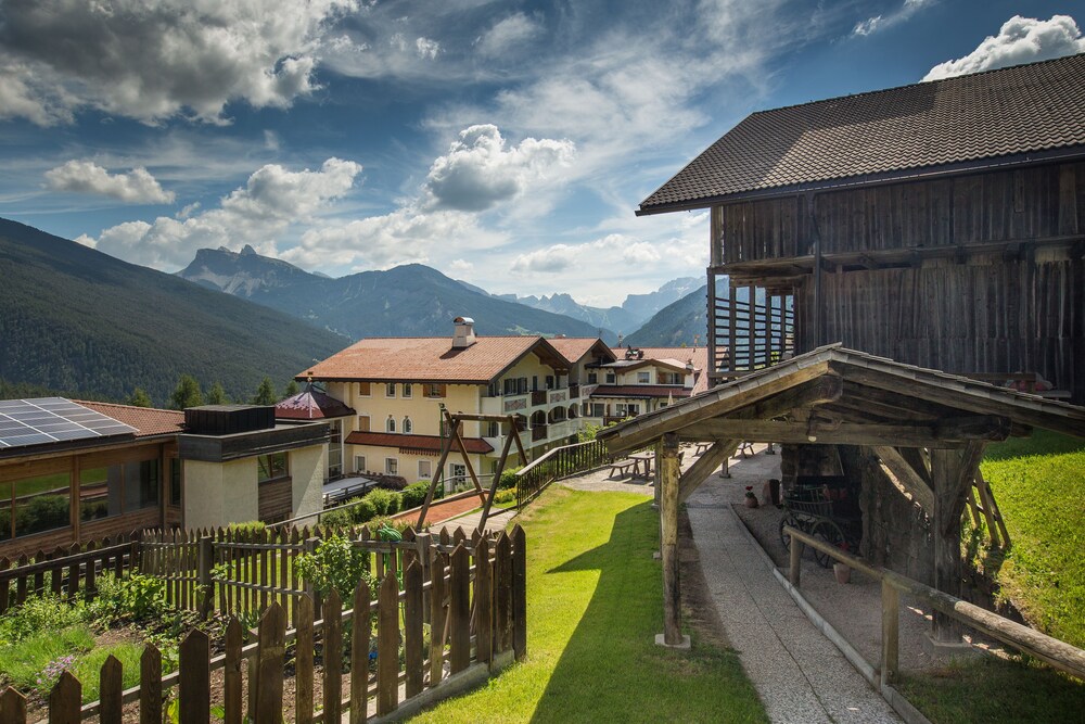 Mountain Spa Resort Albion 70/73
