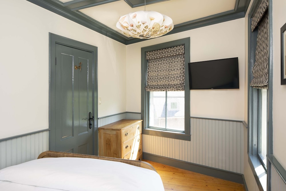 Life House, Nantucket 47/62