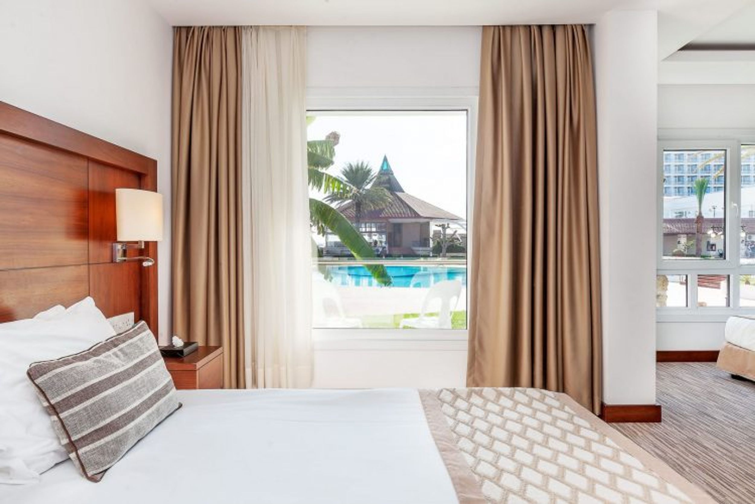 2 Bedrooms, Villa