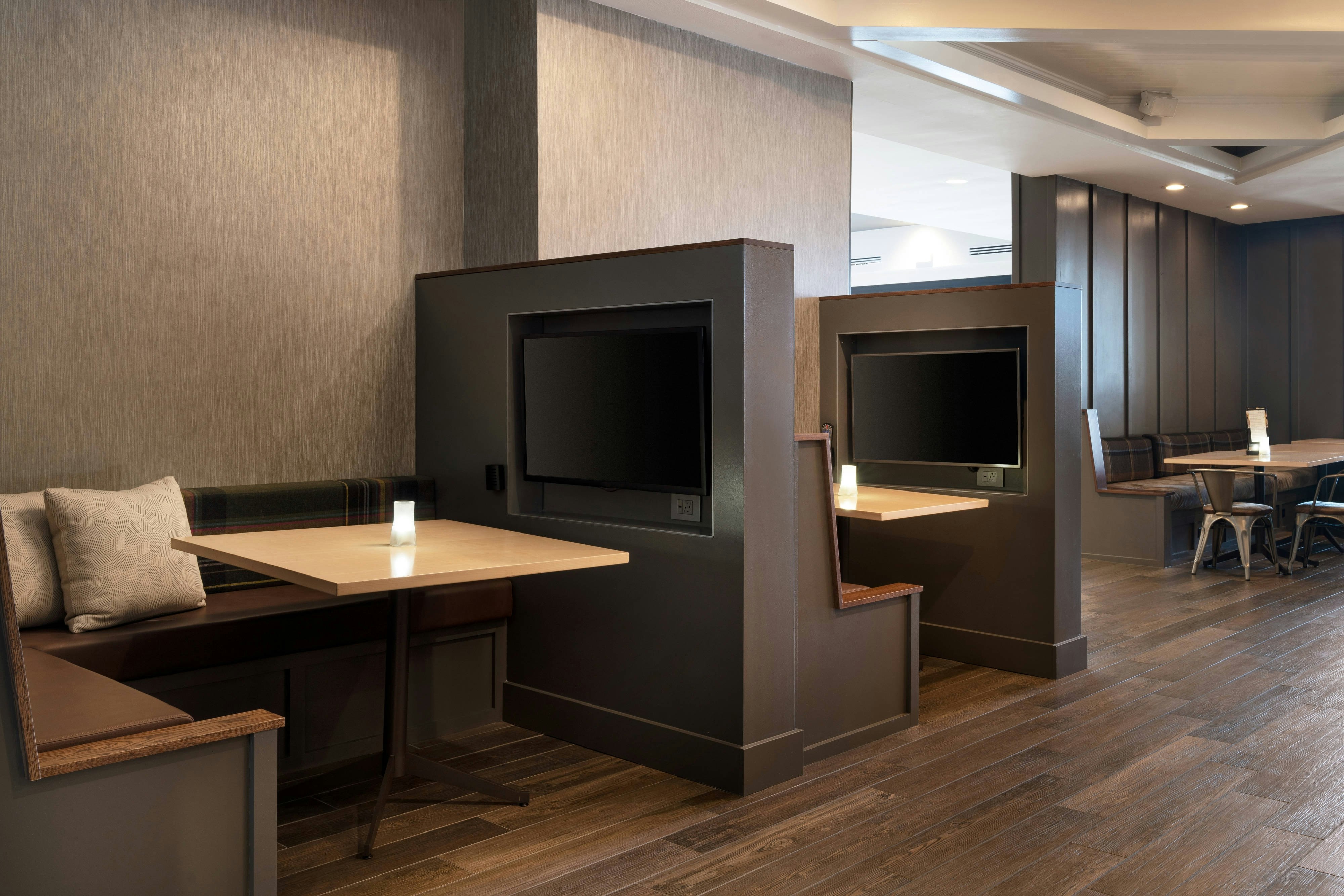 Courtyard By Marriott Seattle Downtown Lake Union 25/30