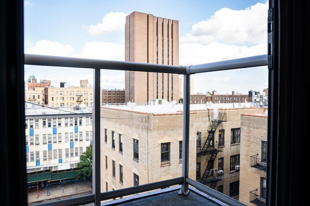 Hotel Moca NYC 43/45