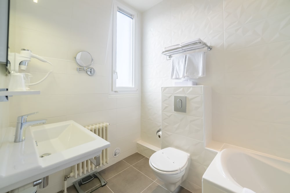 Hotel the Originals Auxerre Normandie 70/71