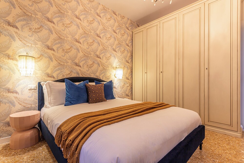 Cozy Flat Near Colosseum 9/48
