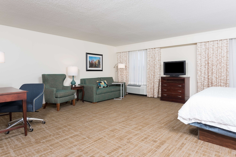 Hampton Inn East Lansing 15/45