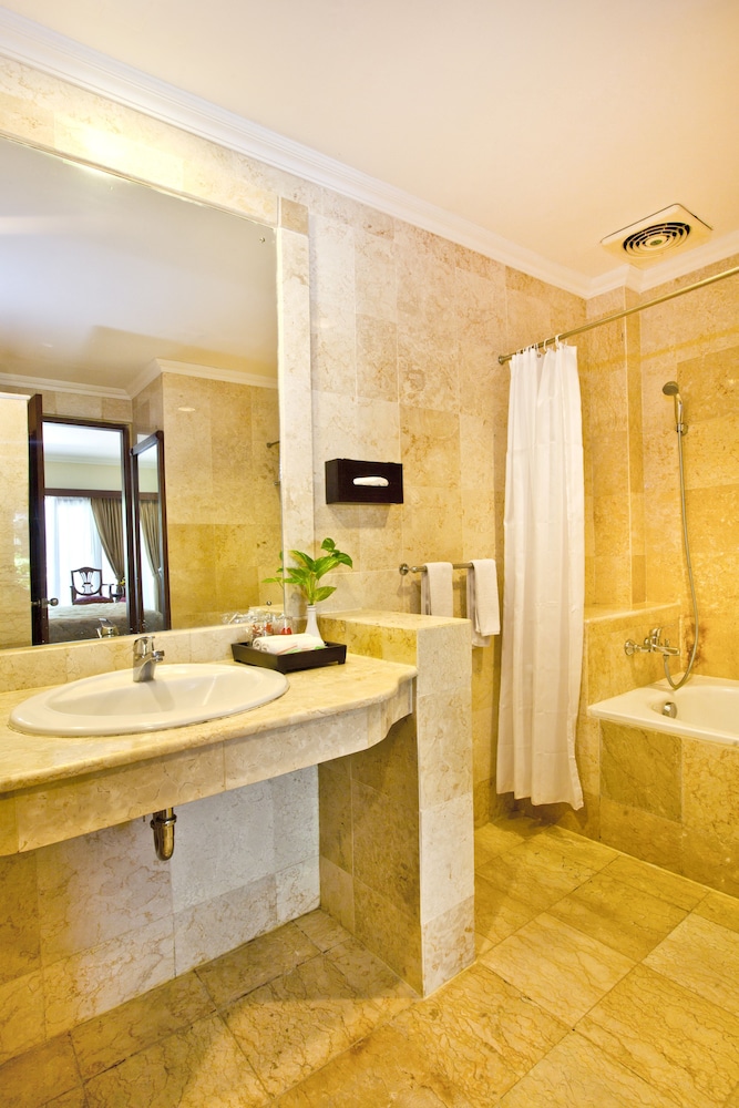 Hotel Kumala Pantai 9/75
