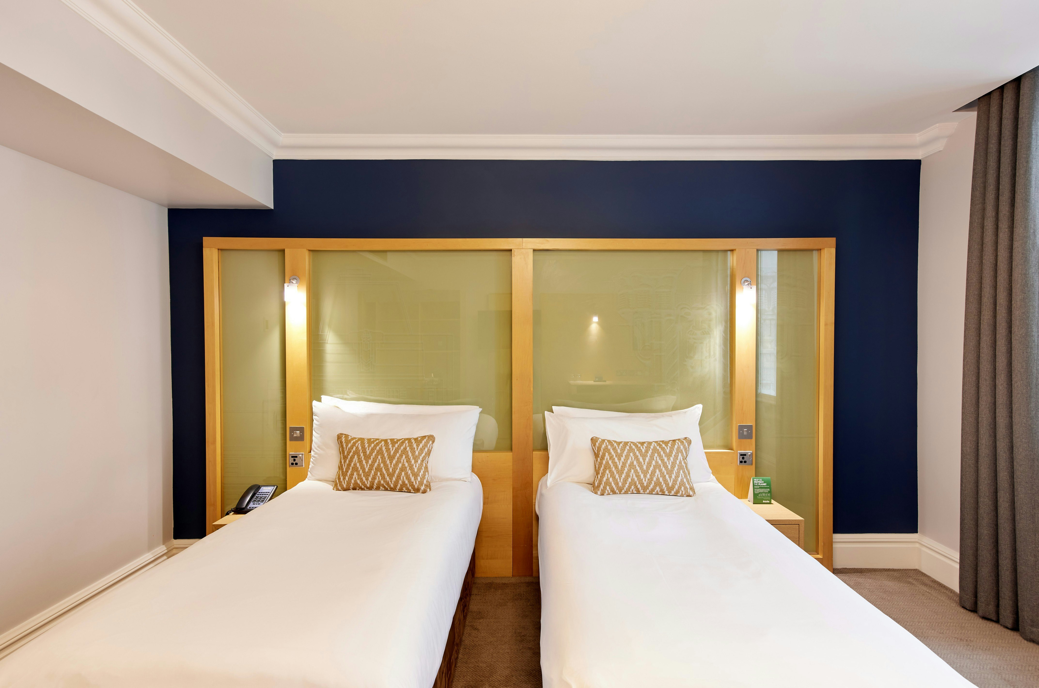 غرفة قياسية بسريرين منفصلين، Thistle London Park Lane 3/8