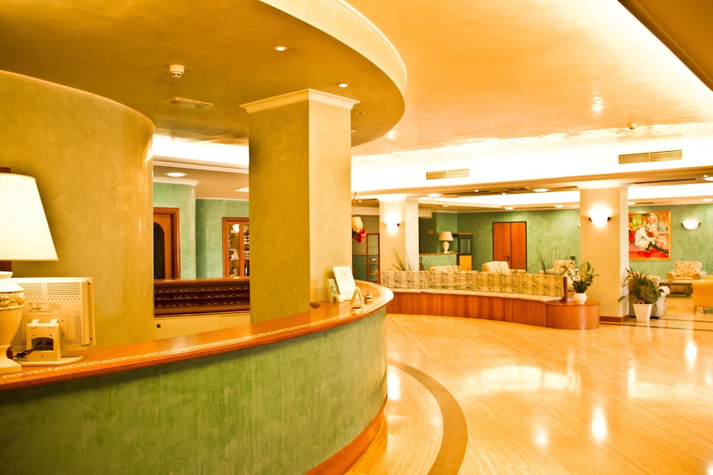Aldero Hotel 4/59
