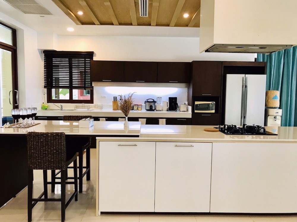 Amatapura Beach Villa 14 6/53