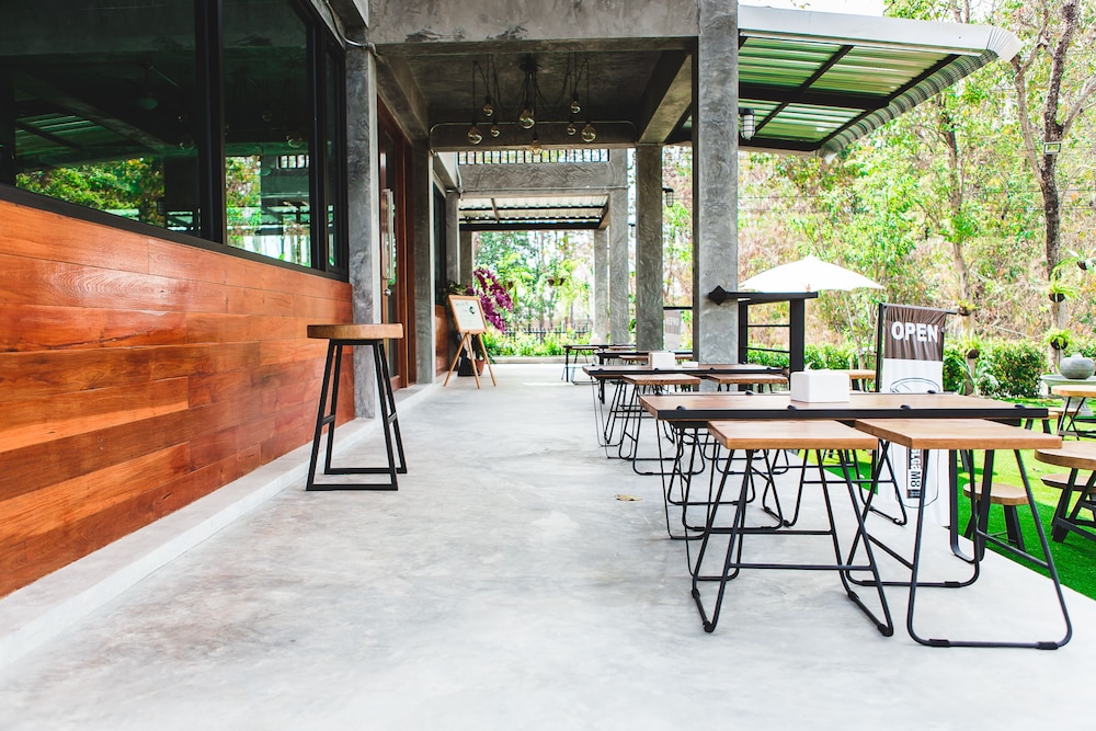 Stucco Loft Residency 58/72