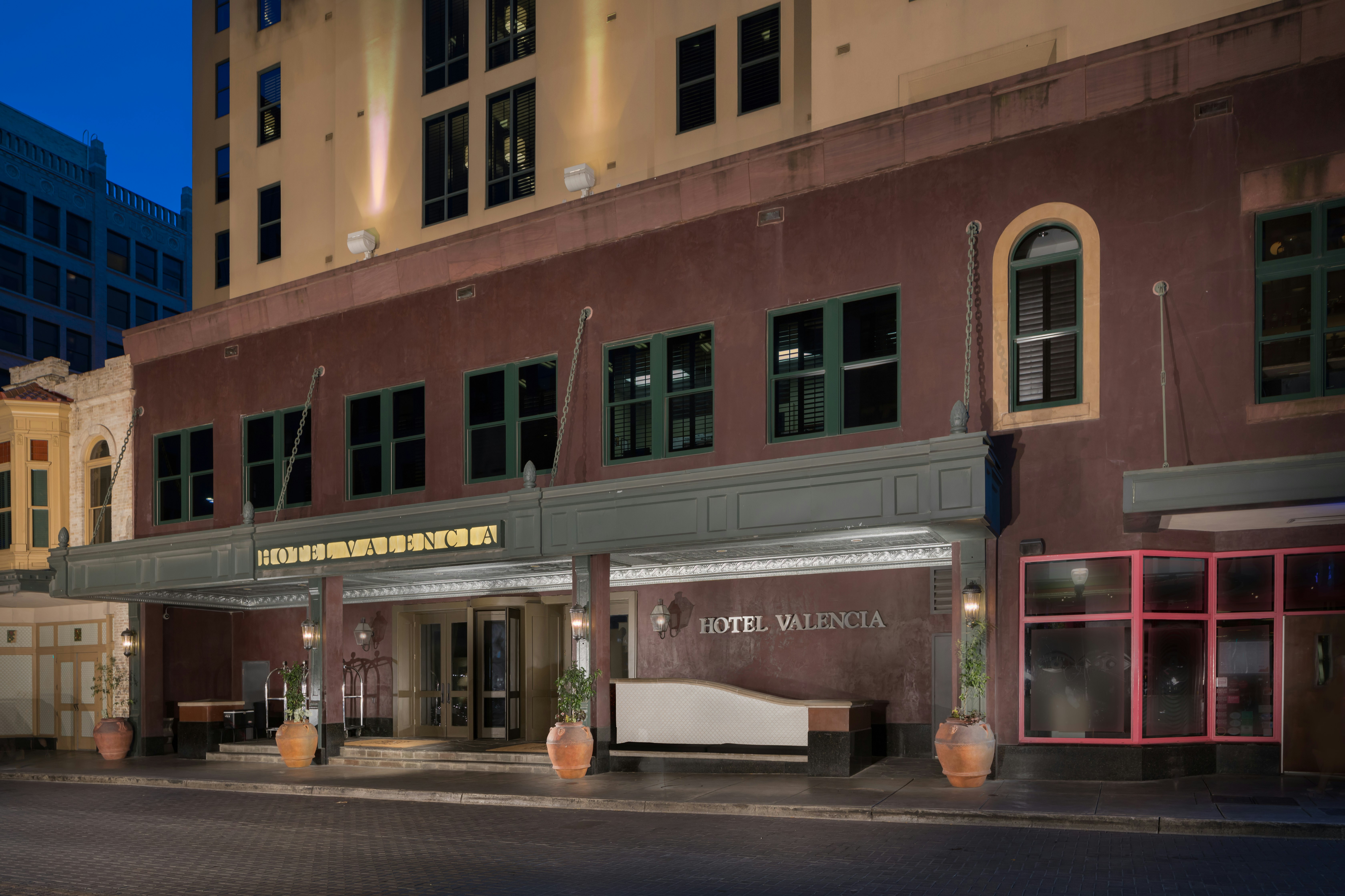 Hotel Valencia Riverwalk 60/63