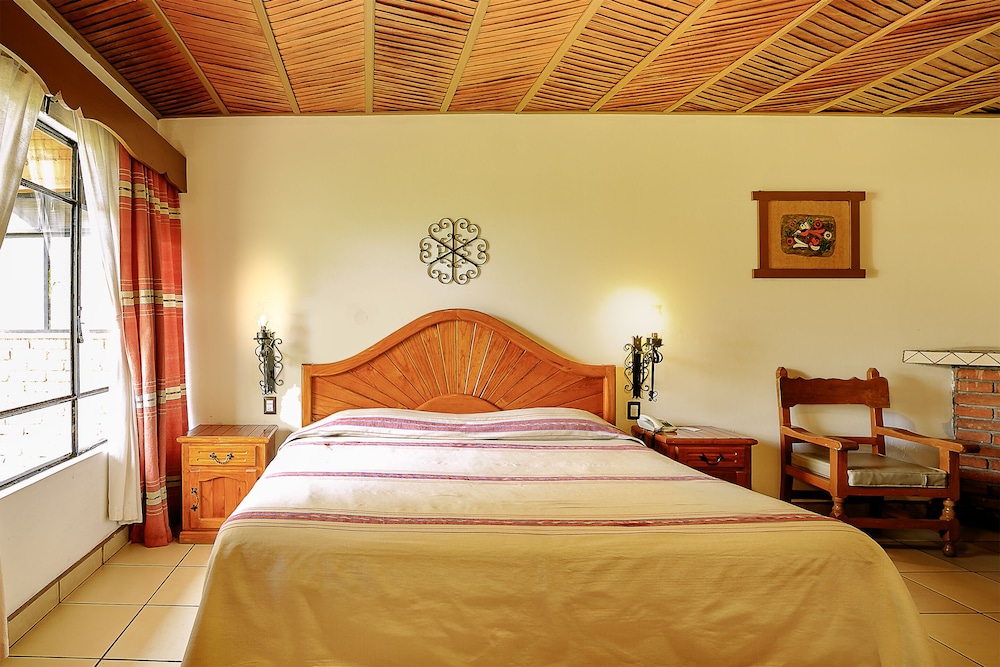 Hotel Pie de la Sierra 6/50