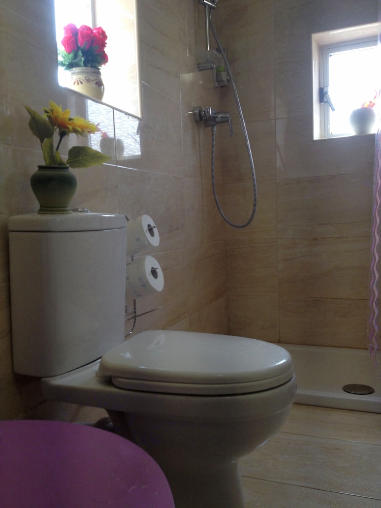 Lee's House Bed & Breakfast Sliema 49/50