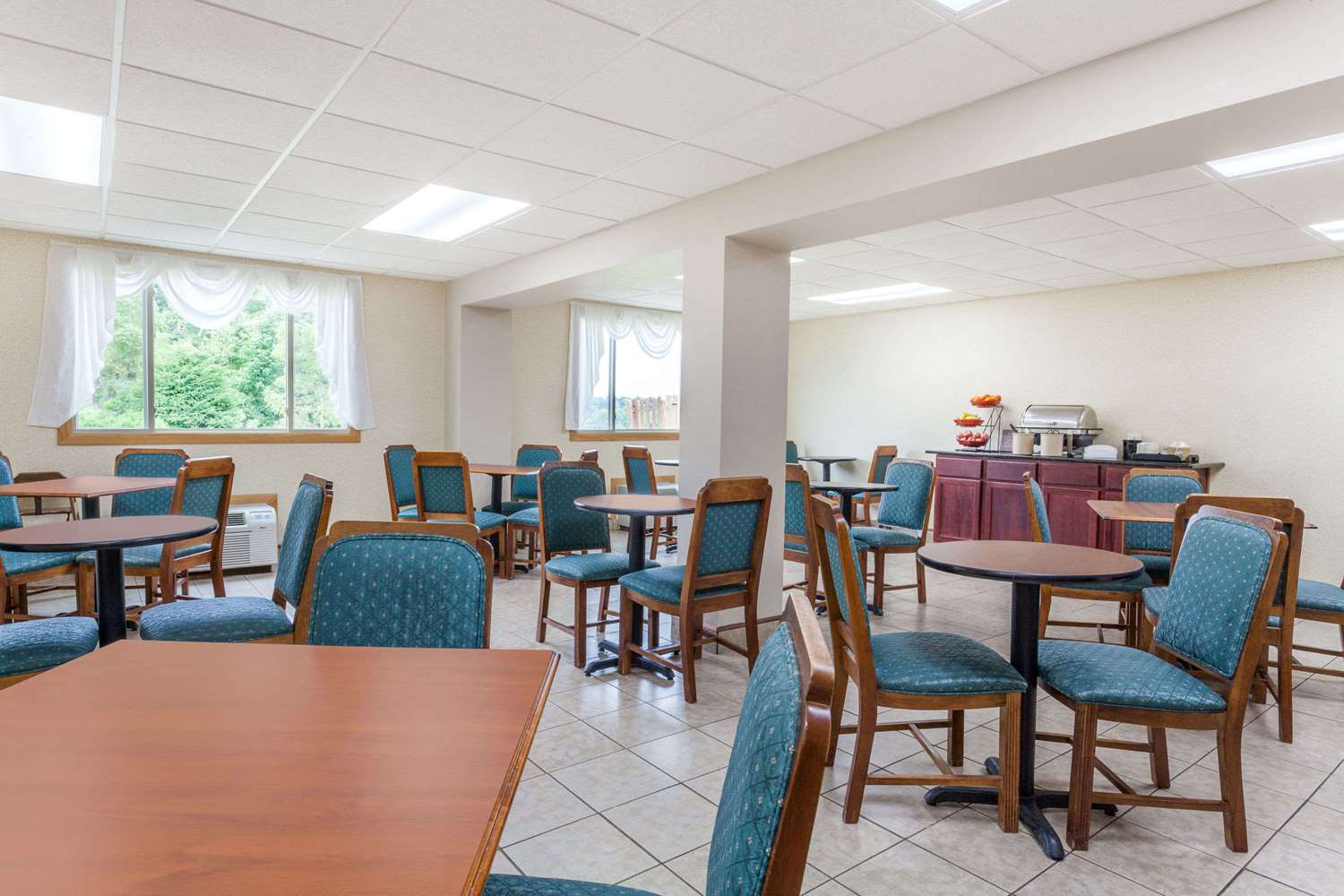 Ramada By Wyndham Angola/Fremont Area 23/41