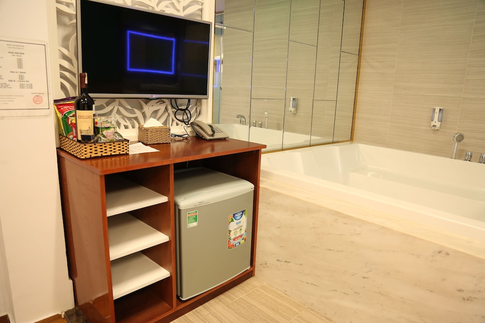 Hong Bao Thach Hotel 49/50