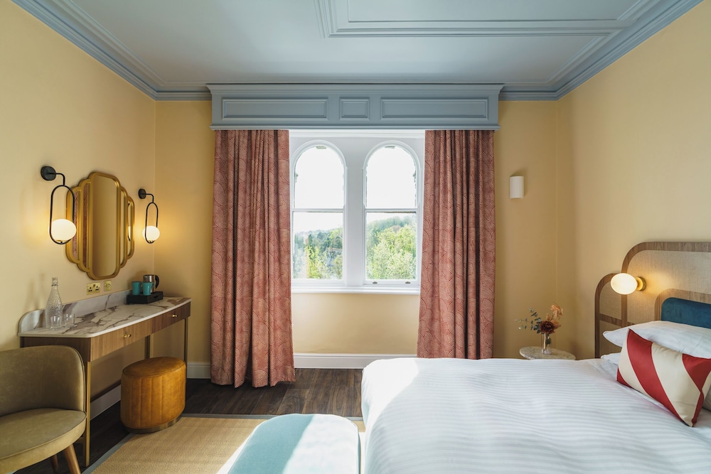 Grange Hotel 8/50
