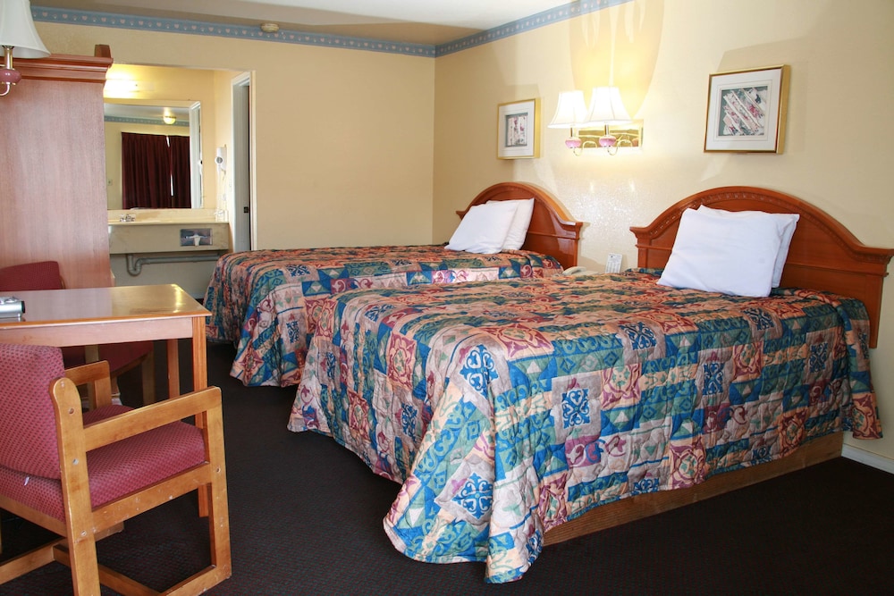 Claremore Motor Inn 13/34