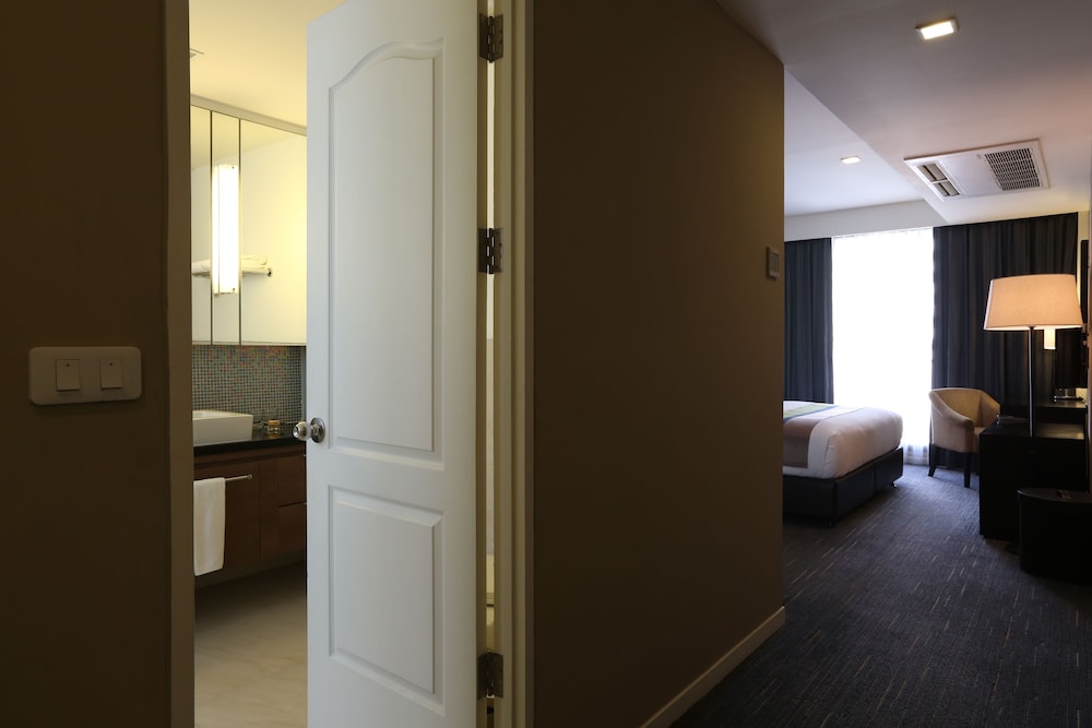 Bangna Pride Hotel & Residence 44/44
