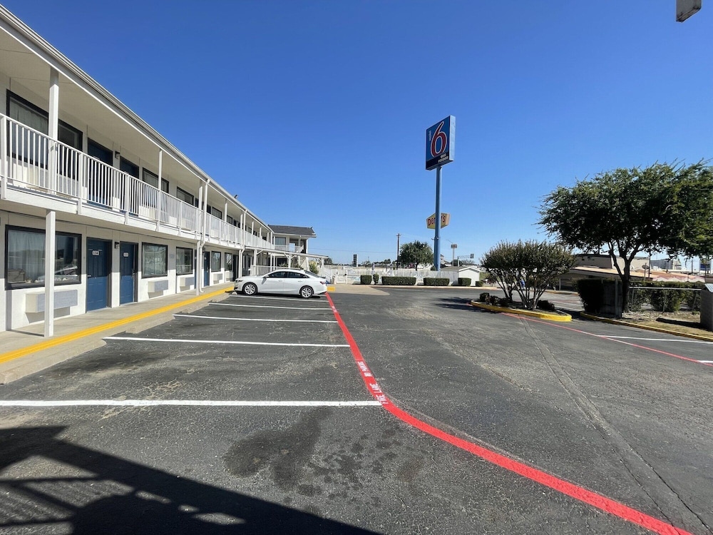 Motel6 Denton, TX - UNT 42/60